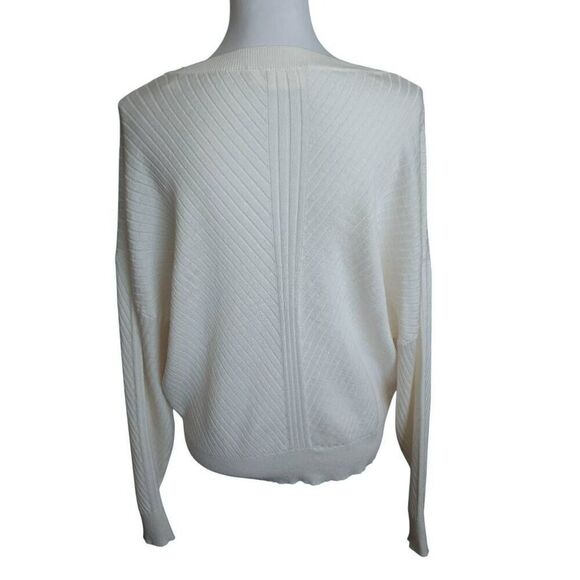 CYRUS WHITE/CREAM V-NECK DOLMAN SLEEVE SWEATER SZ.M NWOT. - Picture 4 of 6